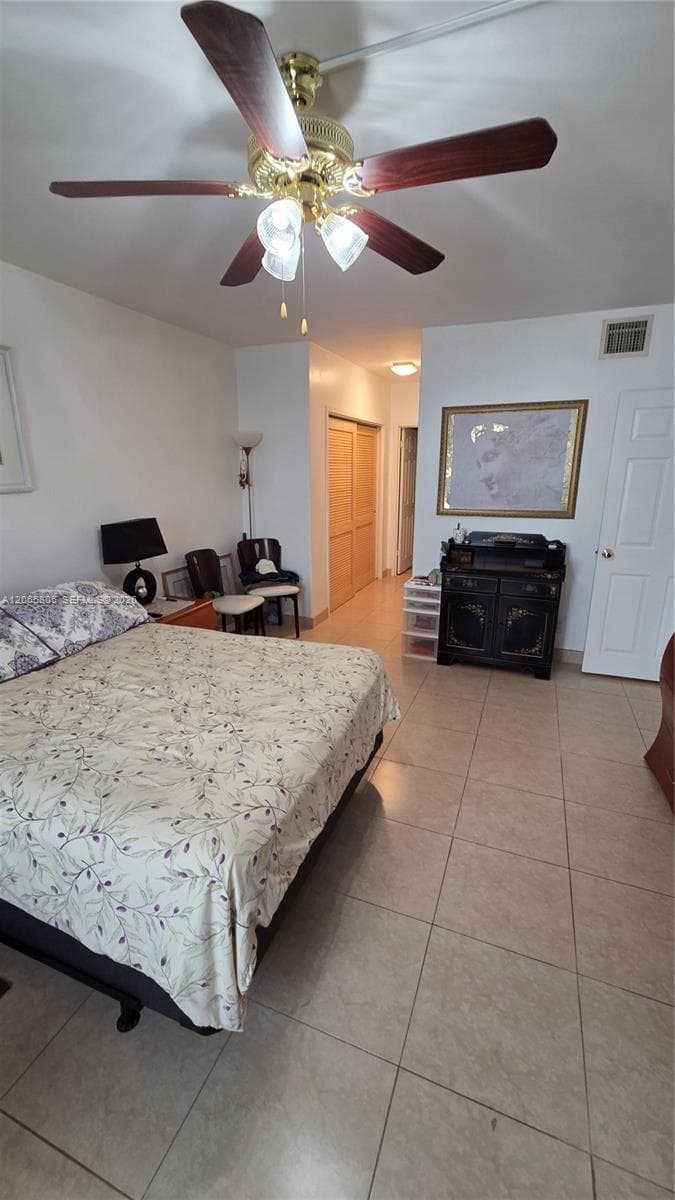 3725 S Ocean Dr 409 photo 19