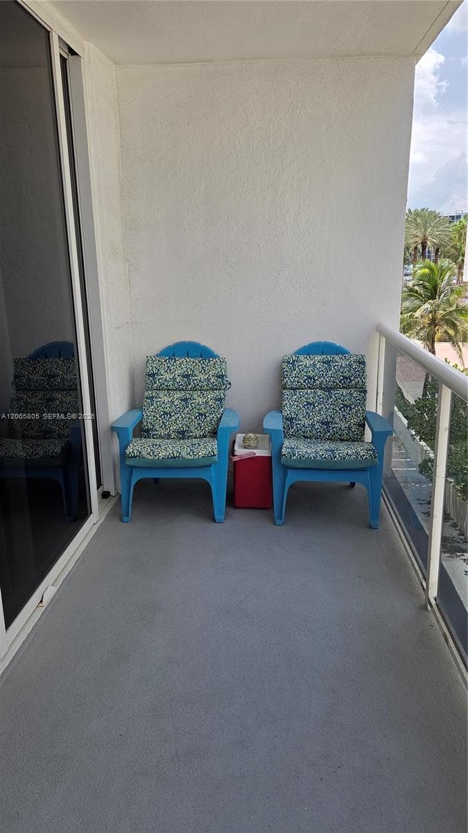 3725 S Ocean Dr 409 photo 8