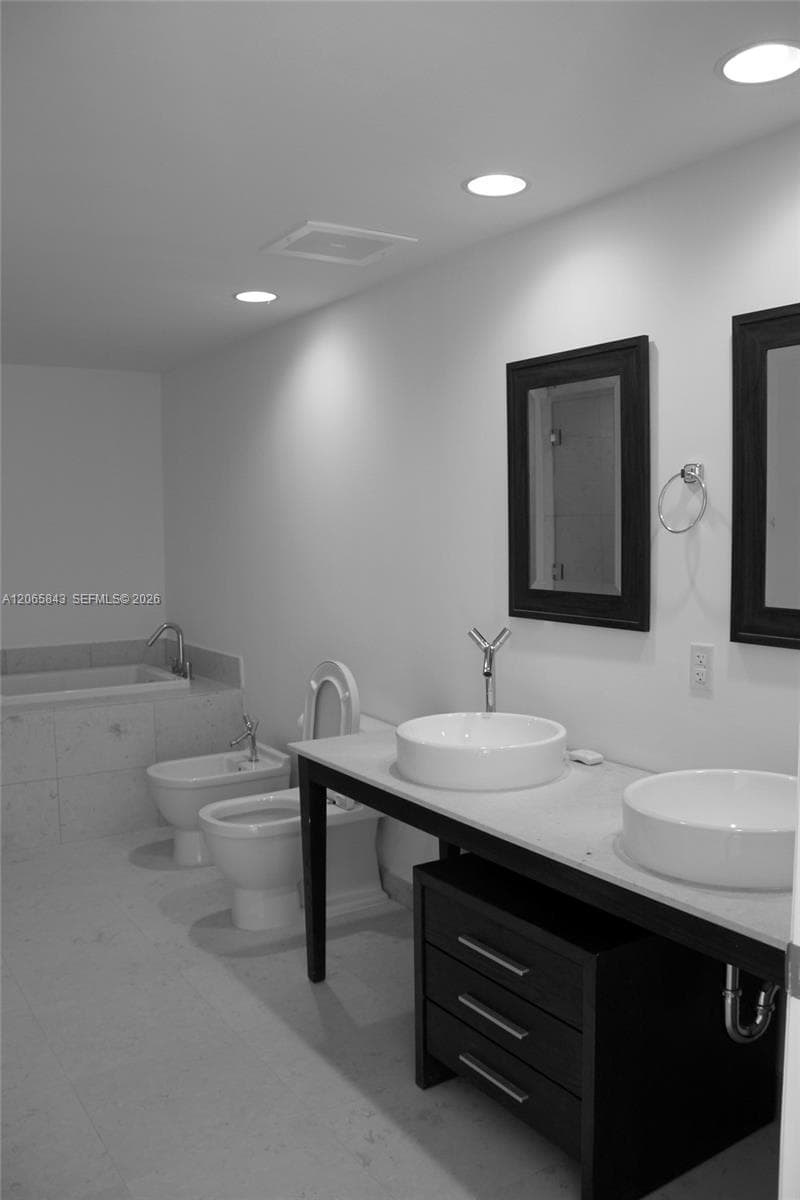 465 BRICKELL AV 502 photo 23