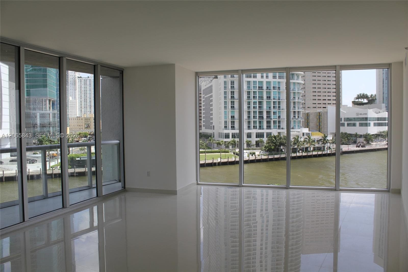 465 BRICKELL AV 502 photo 2