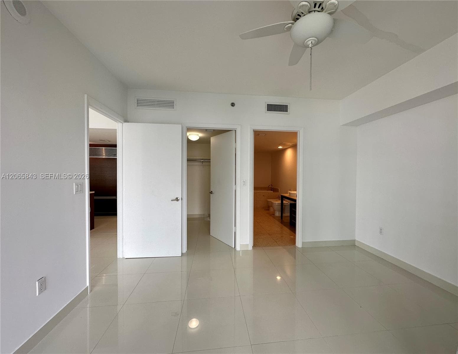 465 BRICKELL AV 502 photo 22