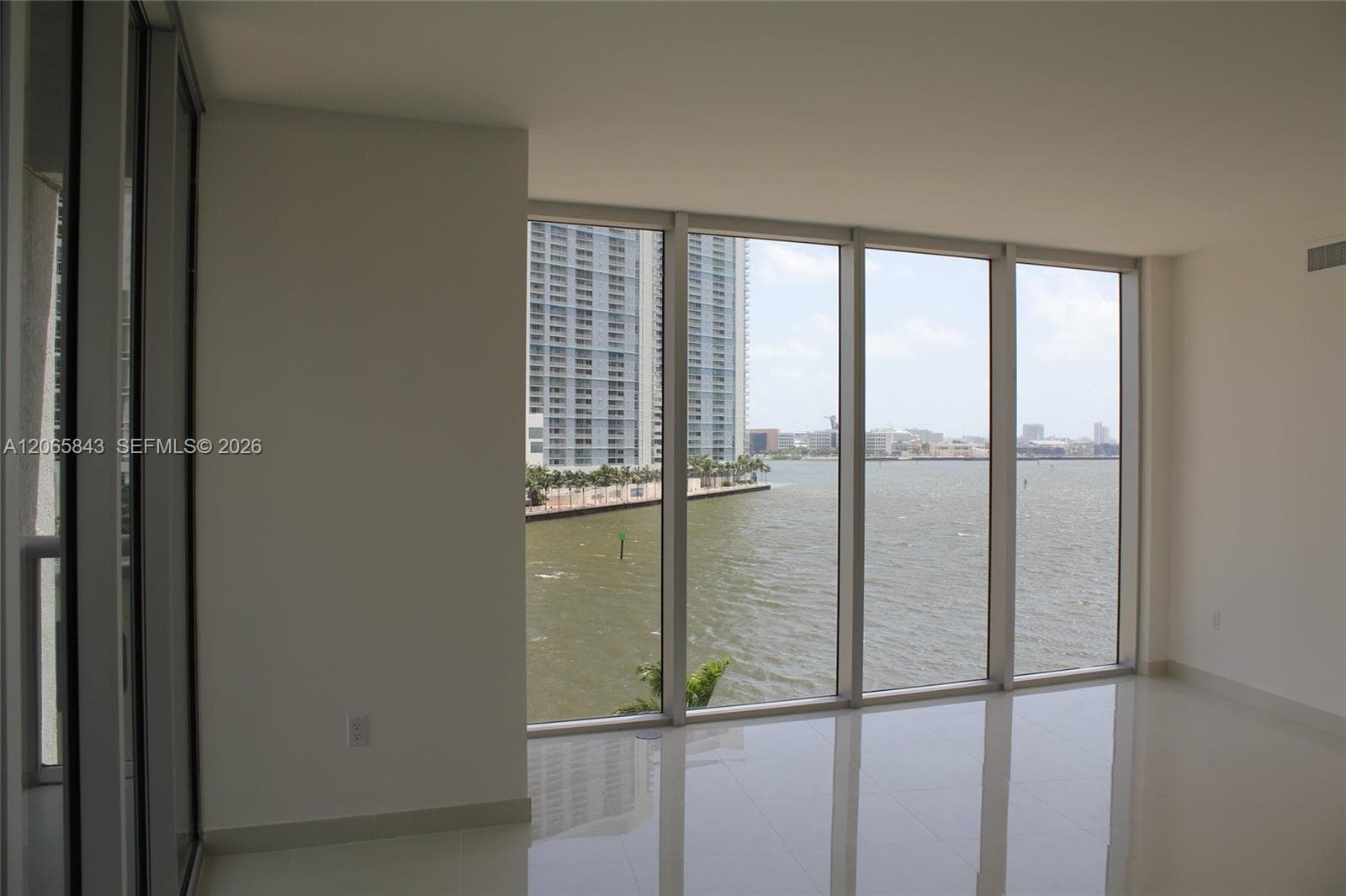 465 BRICKELL AV 502 photo 5
