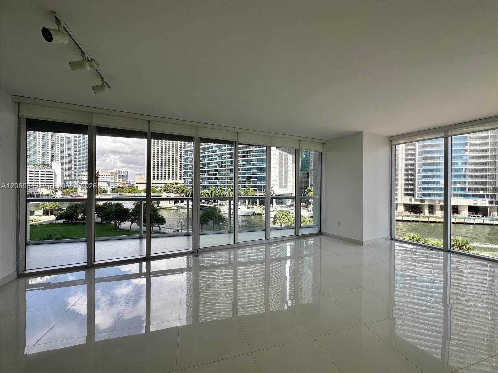 465 BRICKELL AV 502 photo 11