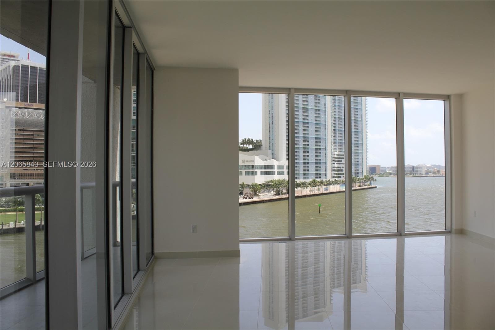 465 BRICKELL AV 502 photo 4