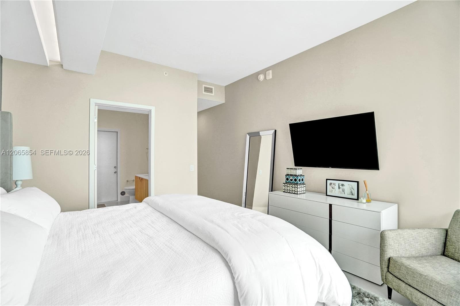 501 NE 31st St PH4102 photo 15
