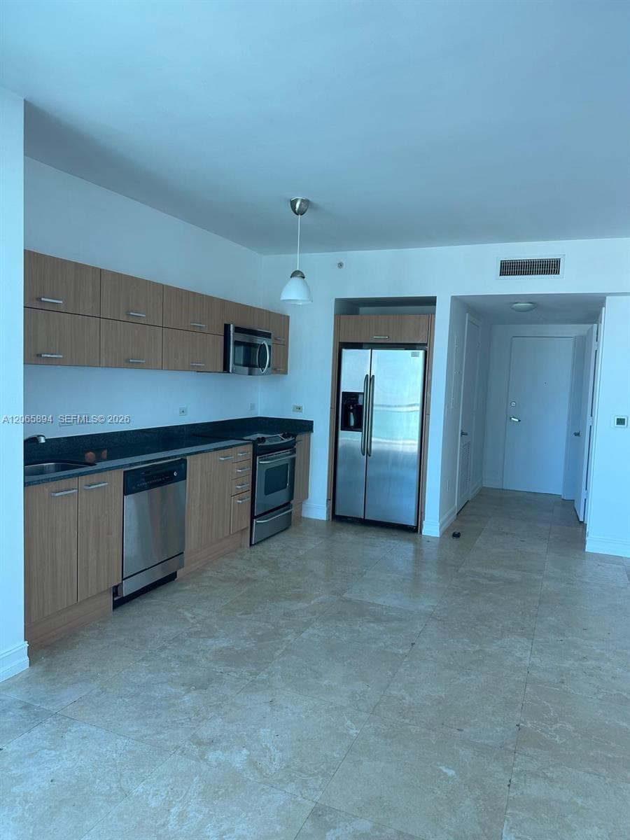 350 S Miami Ave 2913 photo 3