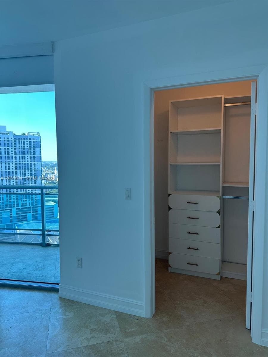 350 S Miami Ave 2913 photo 9