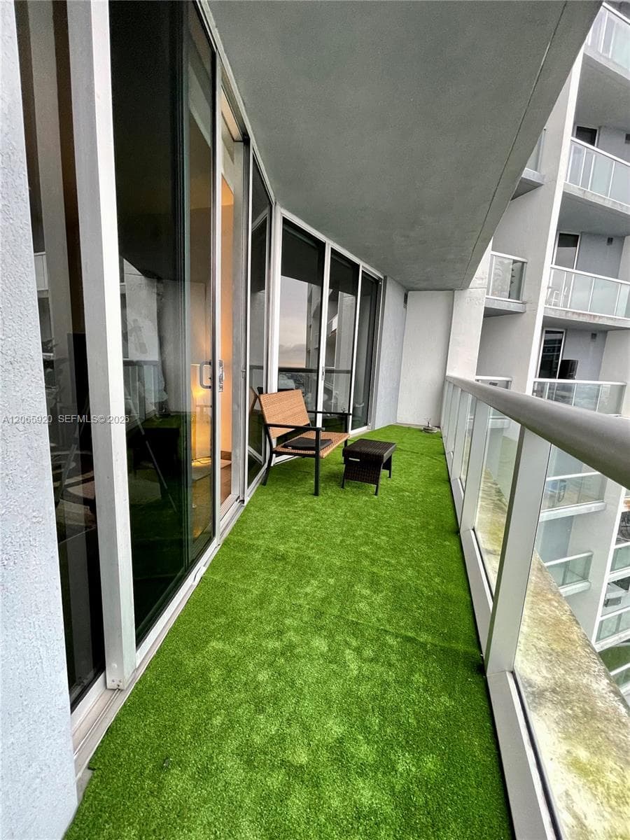 465 BRICKELL AVENUE 4906 photo 10