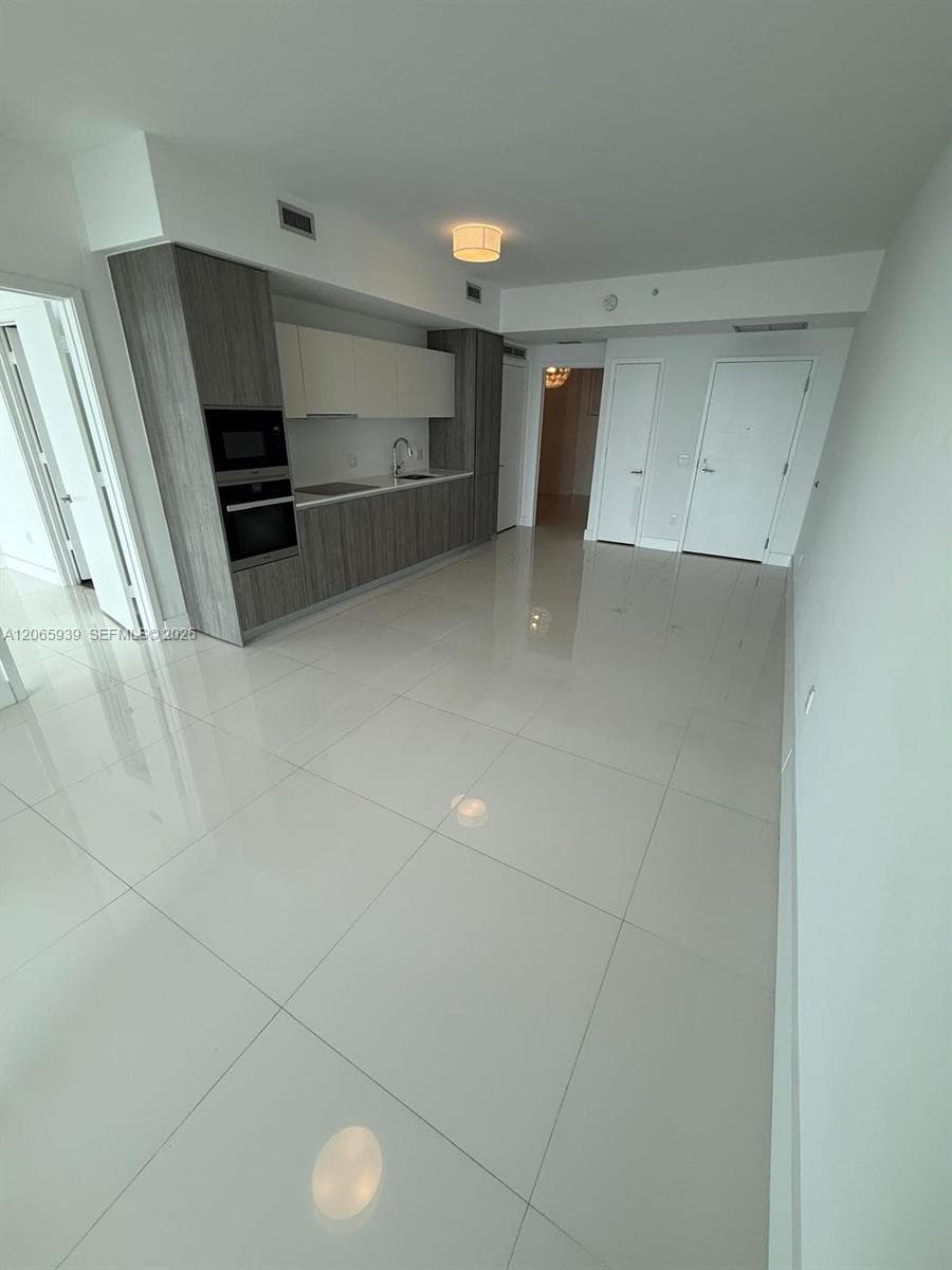2900 NE 7th Ave 1606 photo 12