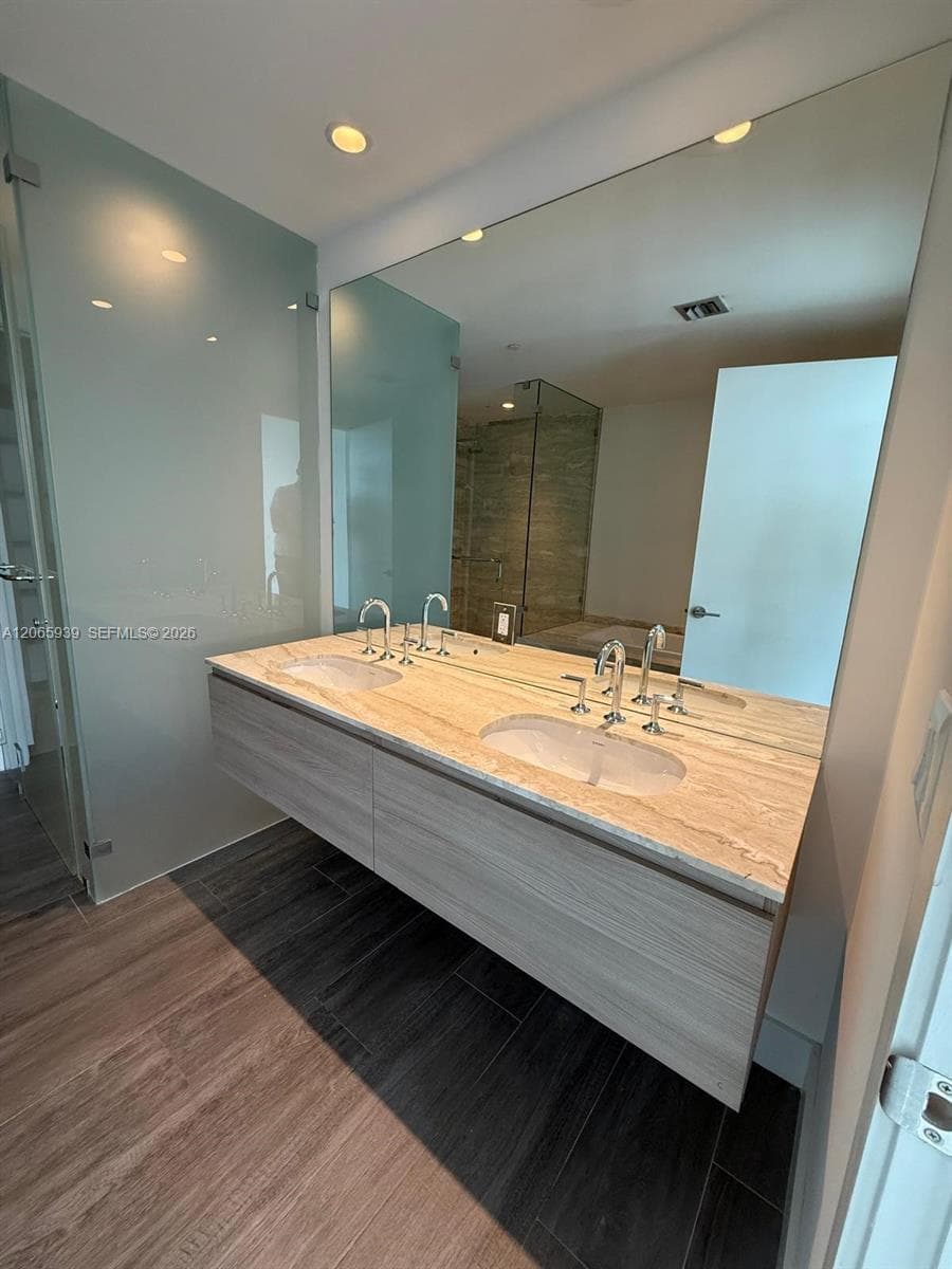 2900 NE 7th Ave 1606 photo 15