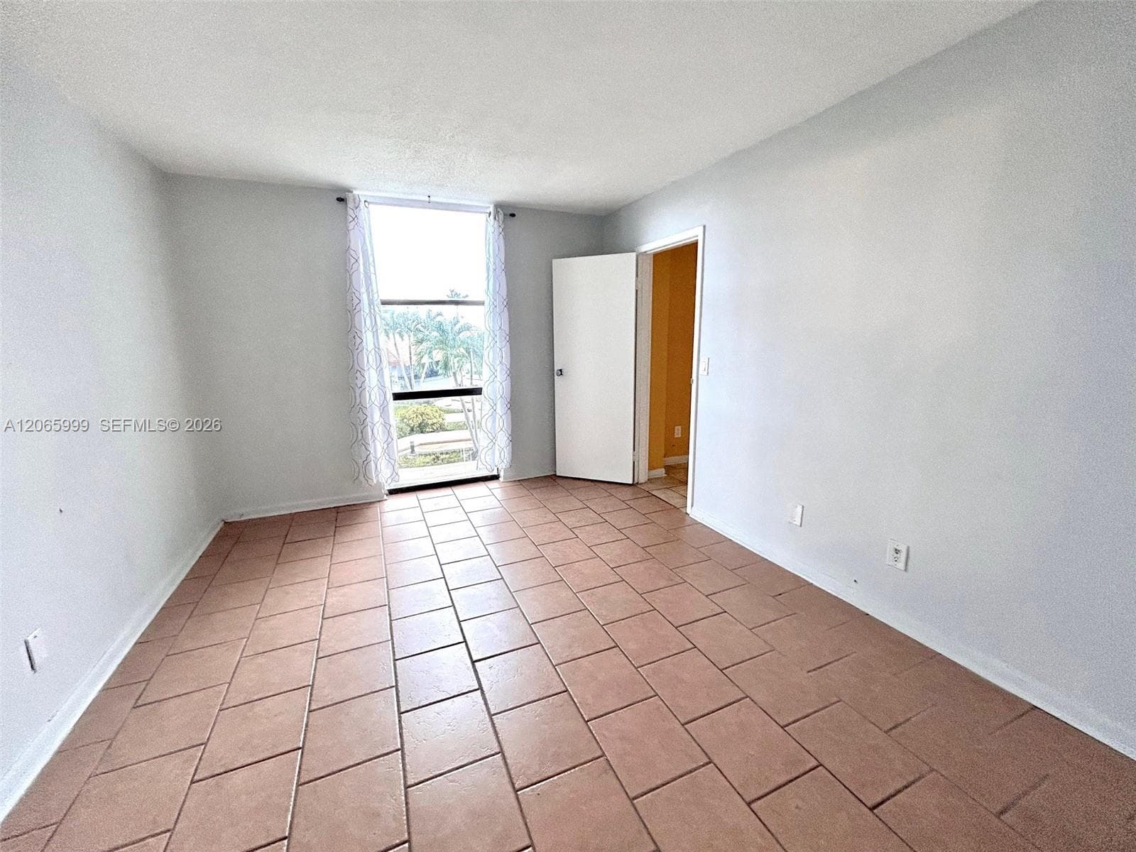 13499 Biscayne Blvd 506 photo 12