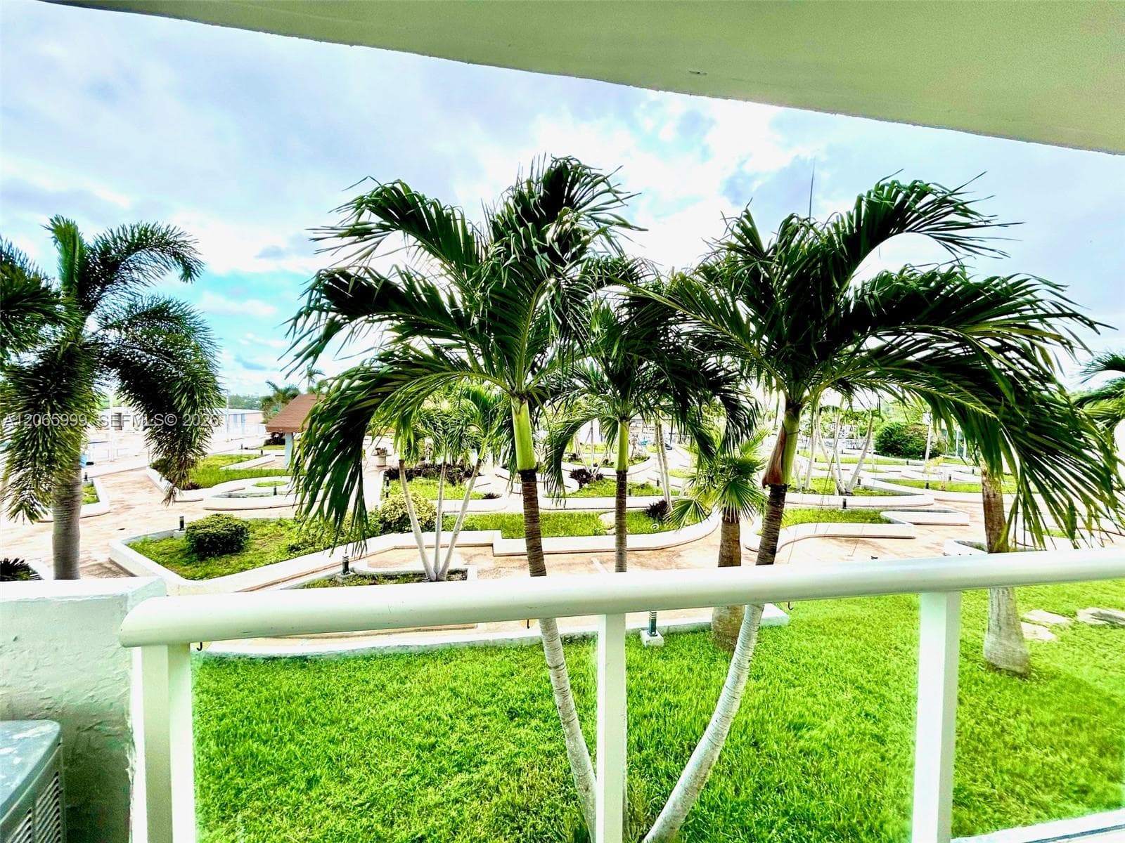13499 Biscayne Blvd 506 photo 11