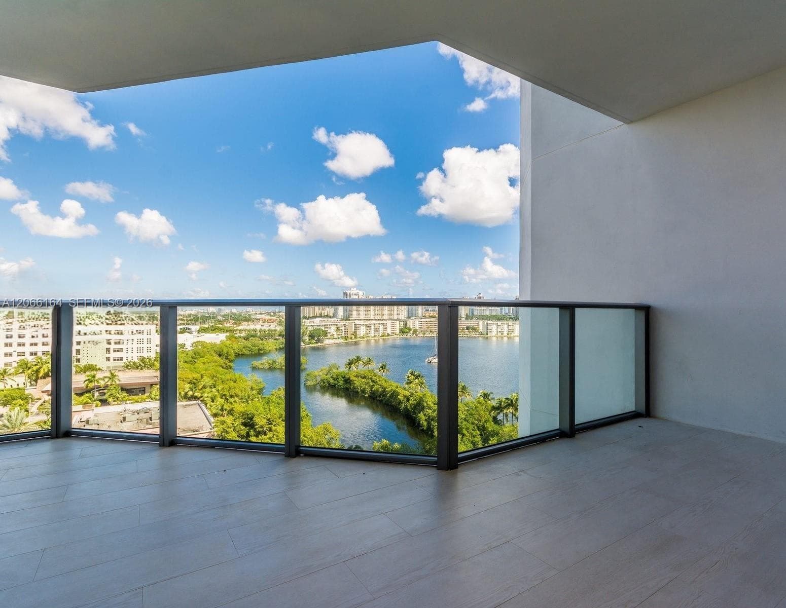 17301 Biscayne Blvd 1004 photo 4