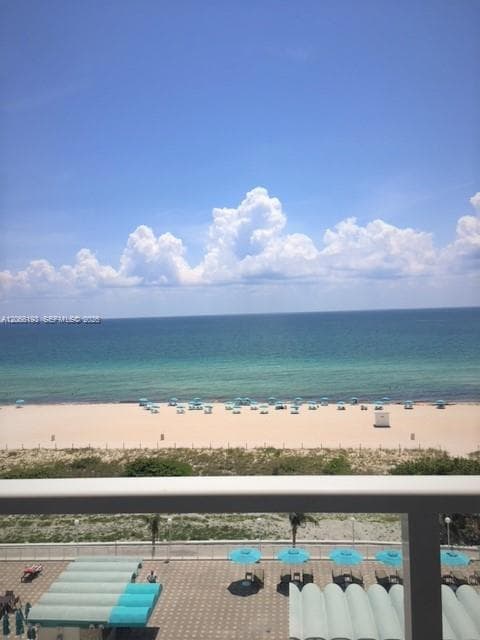 5701 Collins Ave 808 photo 2