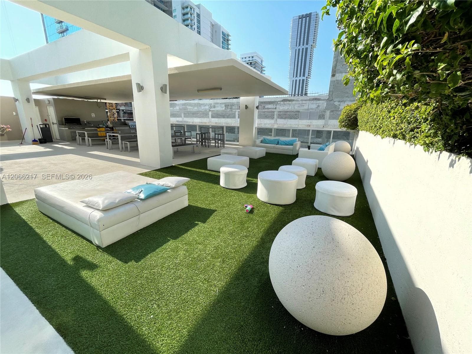 600 NE 27th St 1205 photo 12