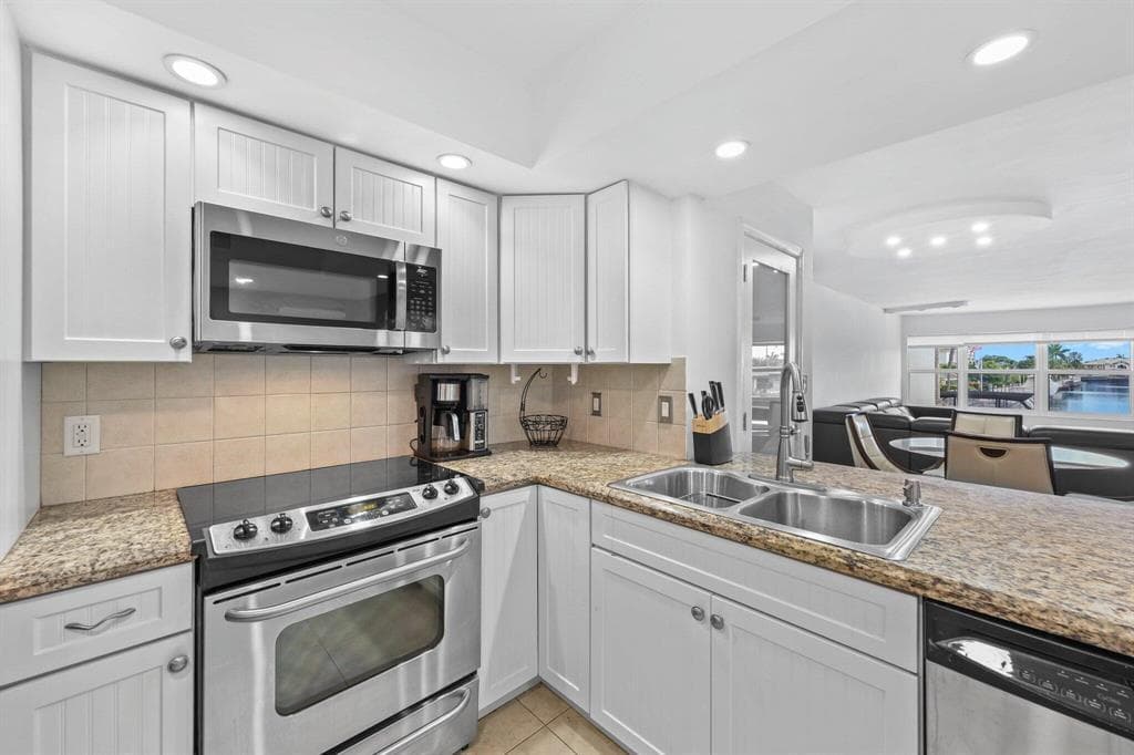 3121 NE 51st Street 204E photo 25