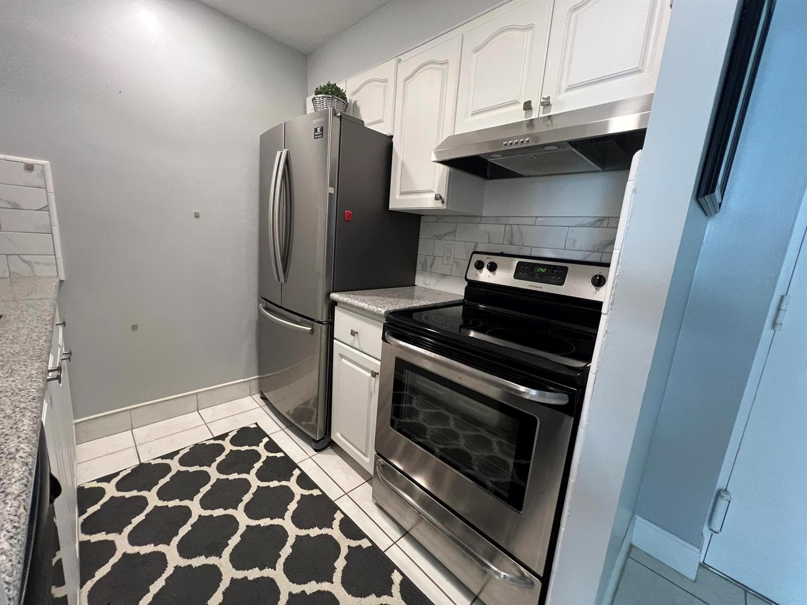 111 BRINY Avenue 22-09 photo 11