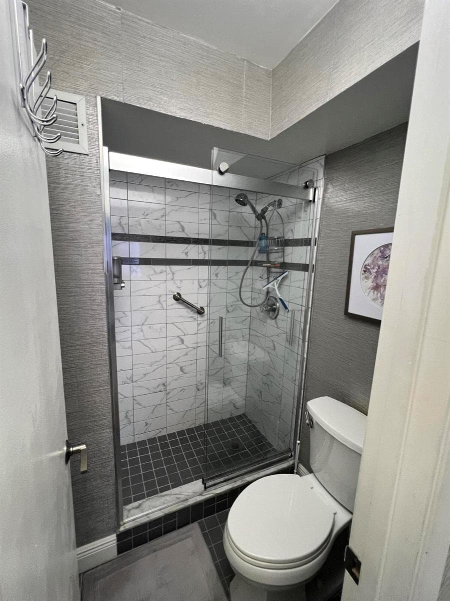111 BRINY Avenue 22-09 photo 25