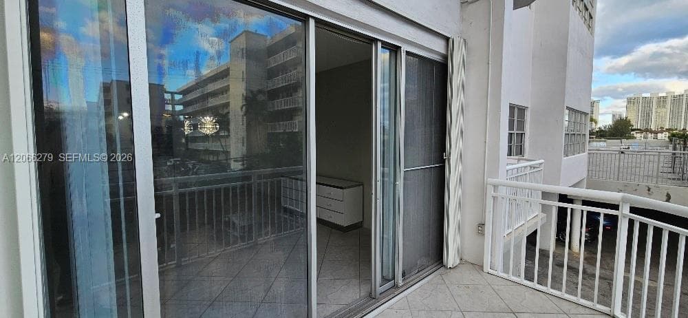 18041 Biscayne Blvd 203 photo 16