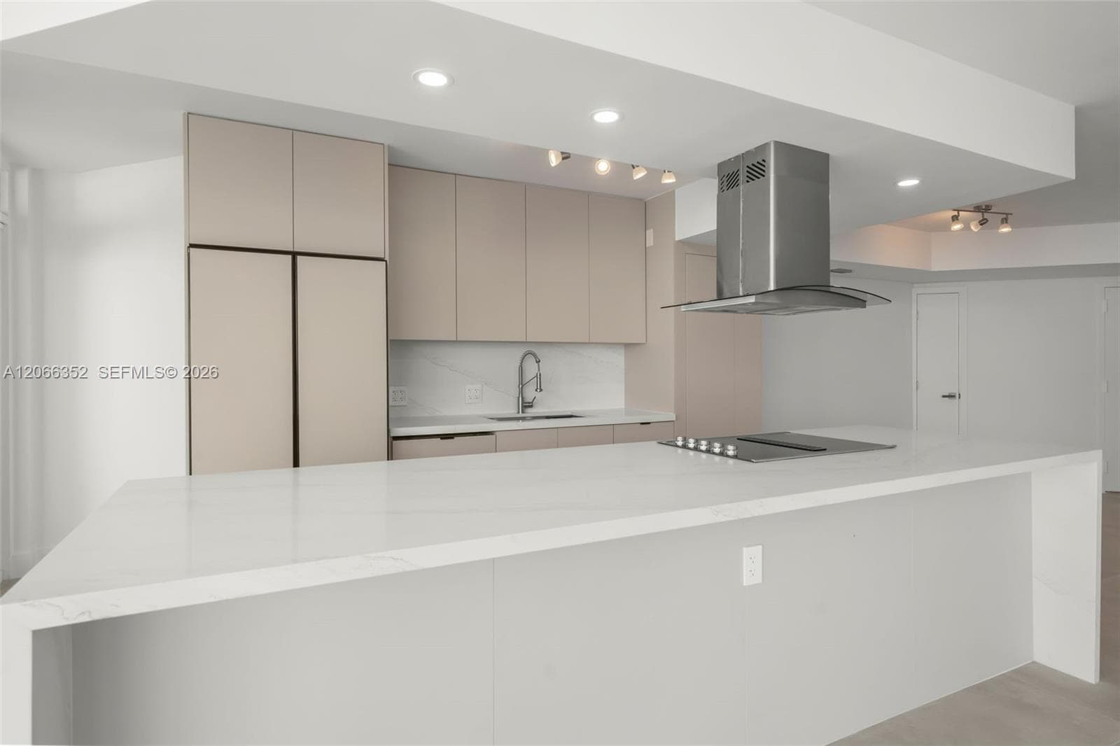6301 Collins Ave 2307 photo 13