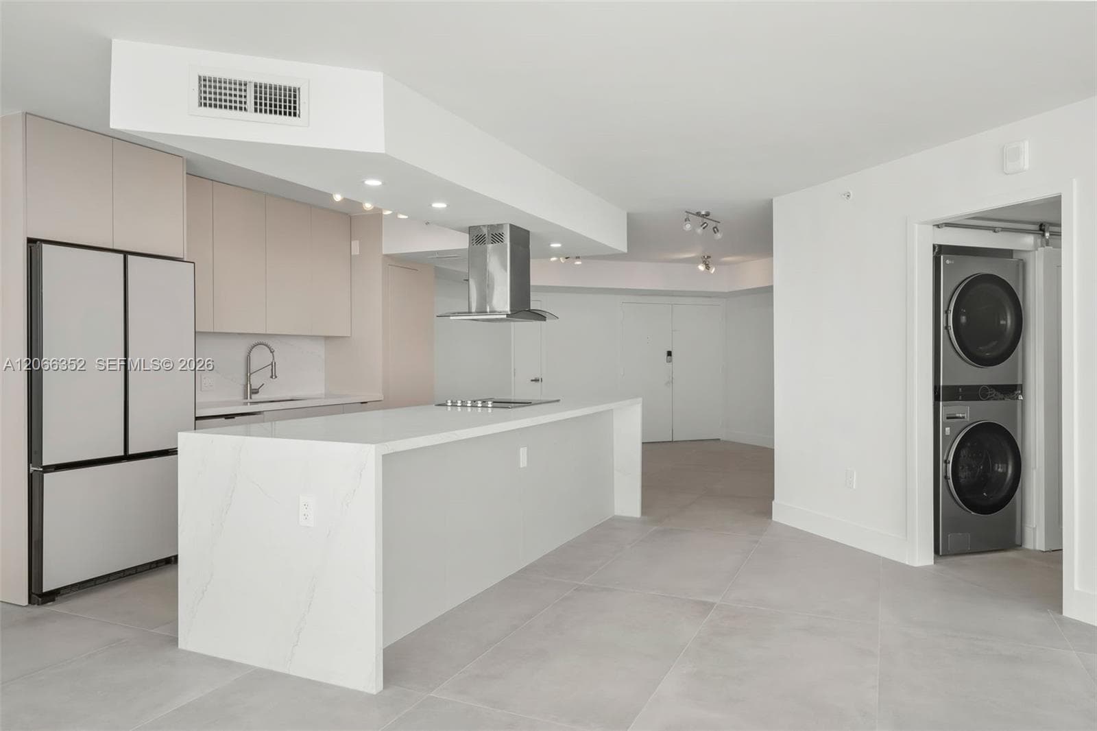 6301 Collins Ave 2307 photo 12