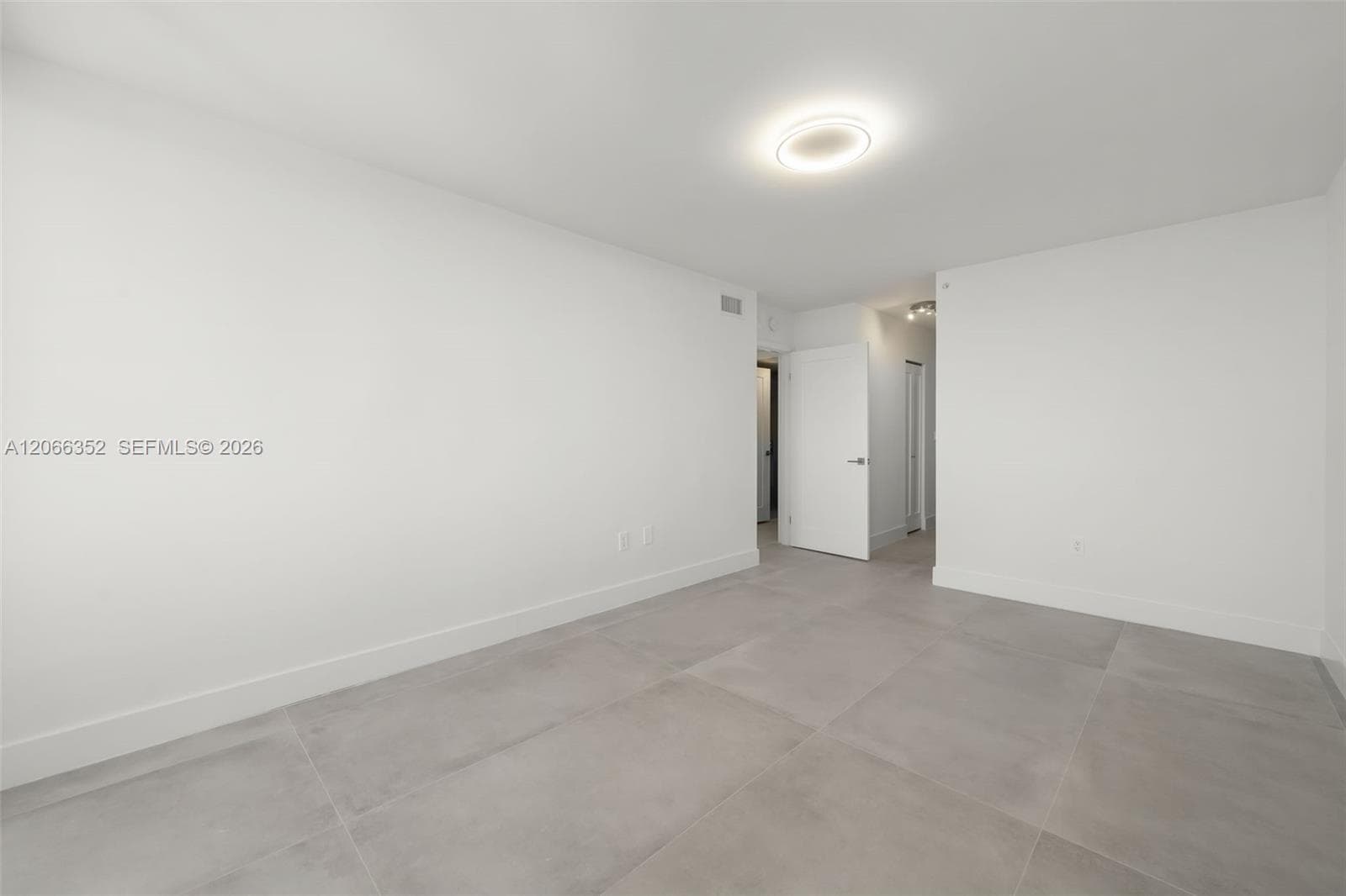 6301 Collins Ave 2307 photo 21