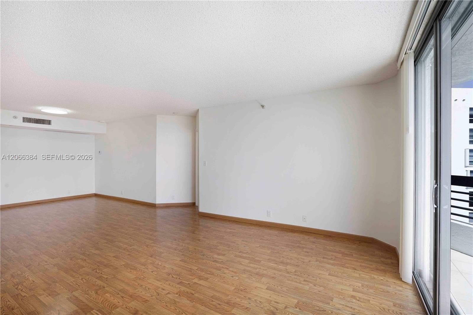 3530 Mystic Pointe Dr 3214 photo 7
