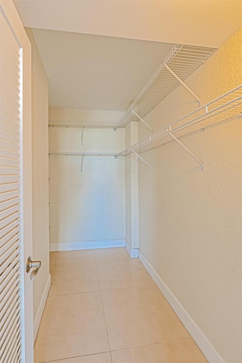 2900 NE 30th Street 9i photo 22