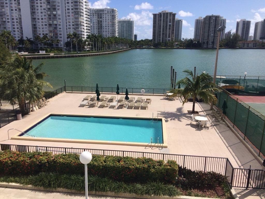 2780 NE 183RD Street 1515 photo 7