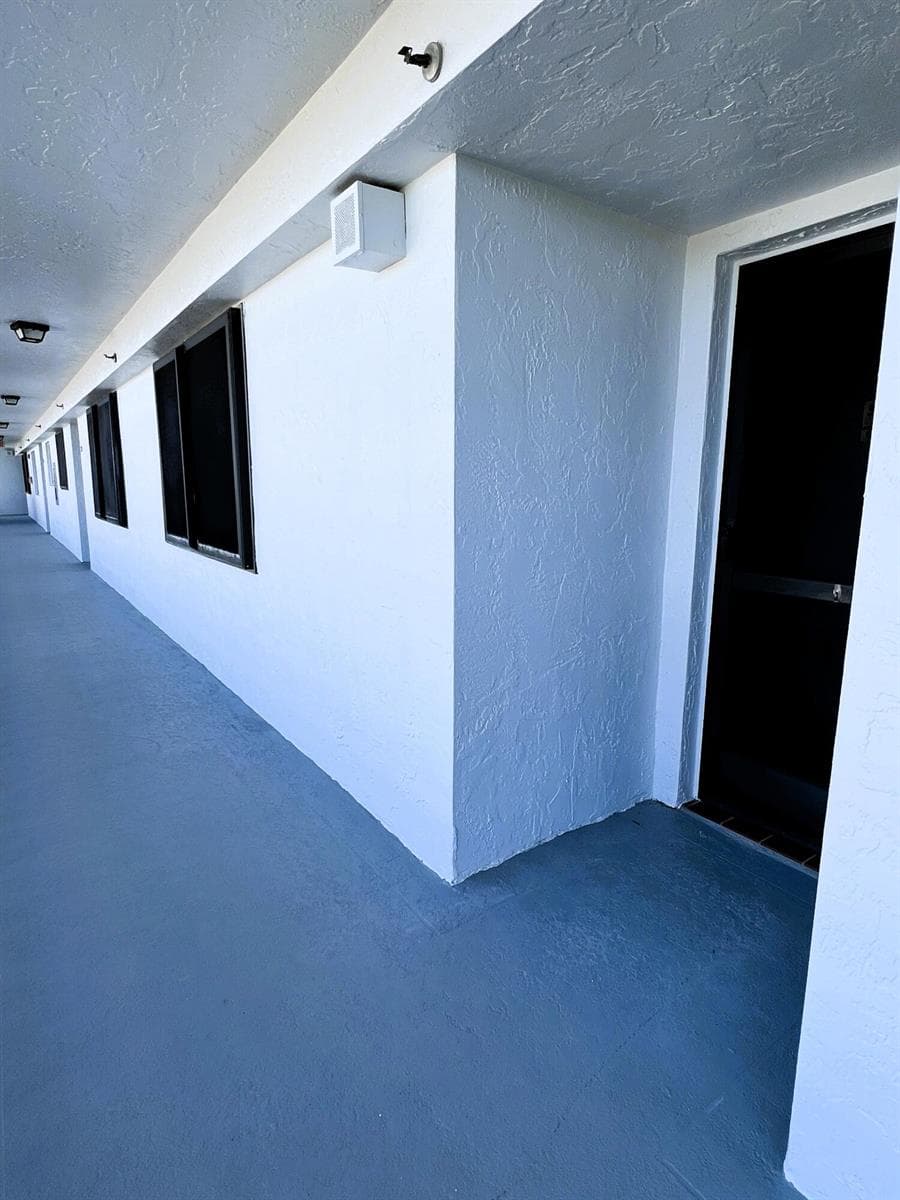 7770 TAHITI Lane 504 photo 2