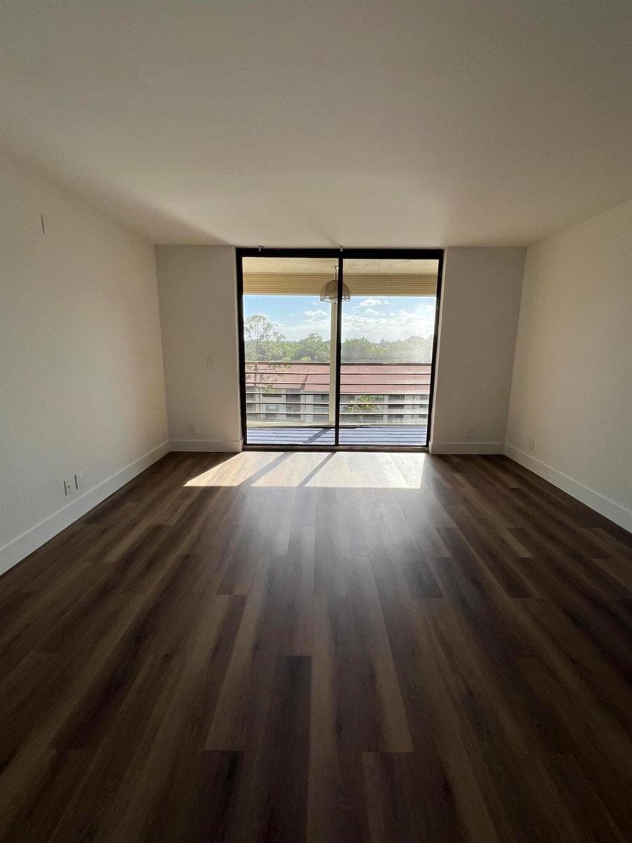 7770 TAHITI Lane 504 photo 17