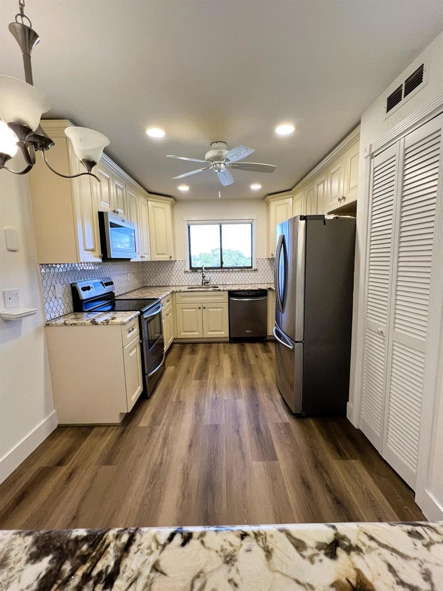 7770 TAHITI Lane 504 photo 7