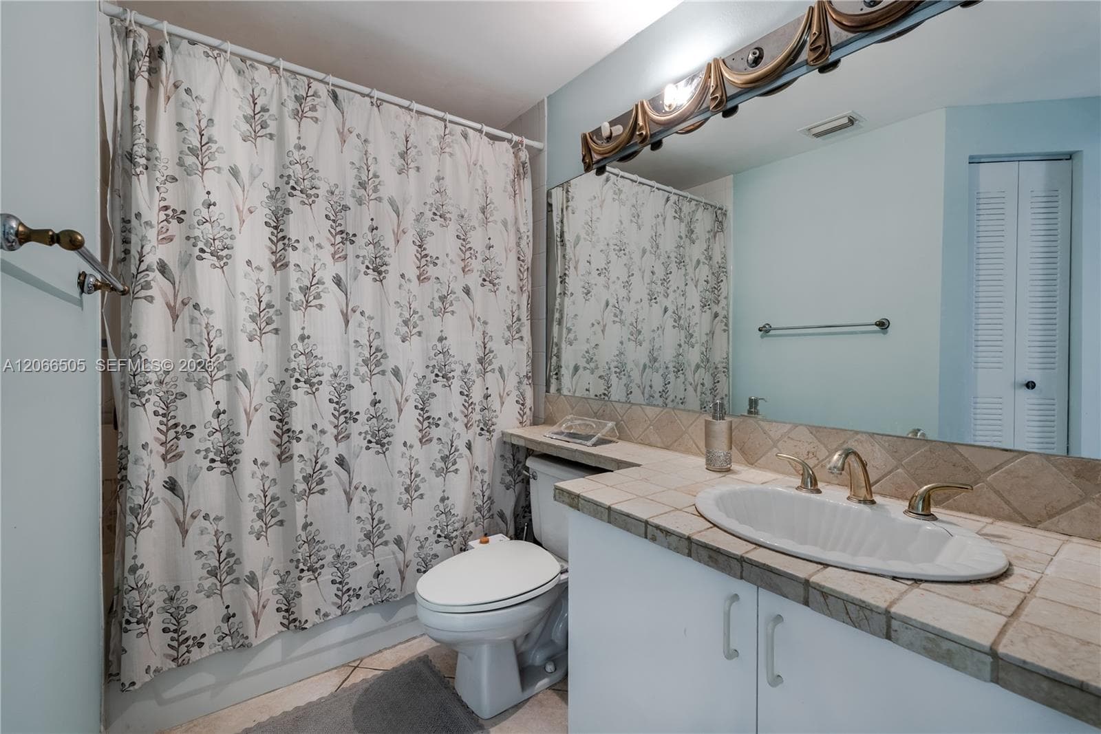 19601 E Country Club Dr 7104 photo 19