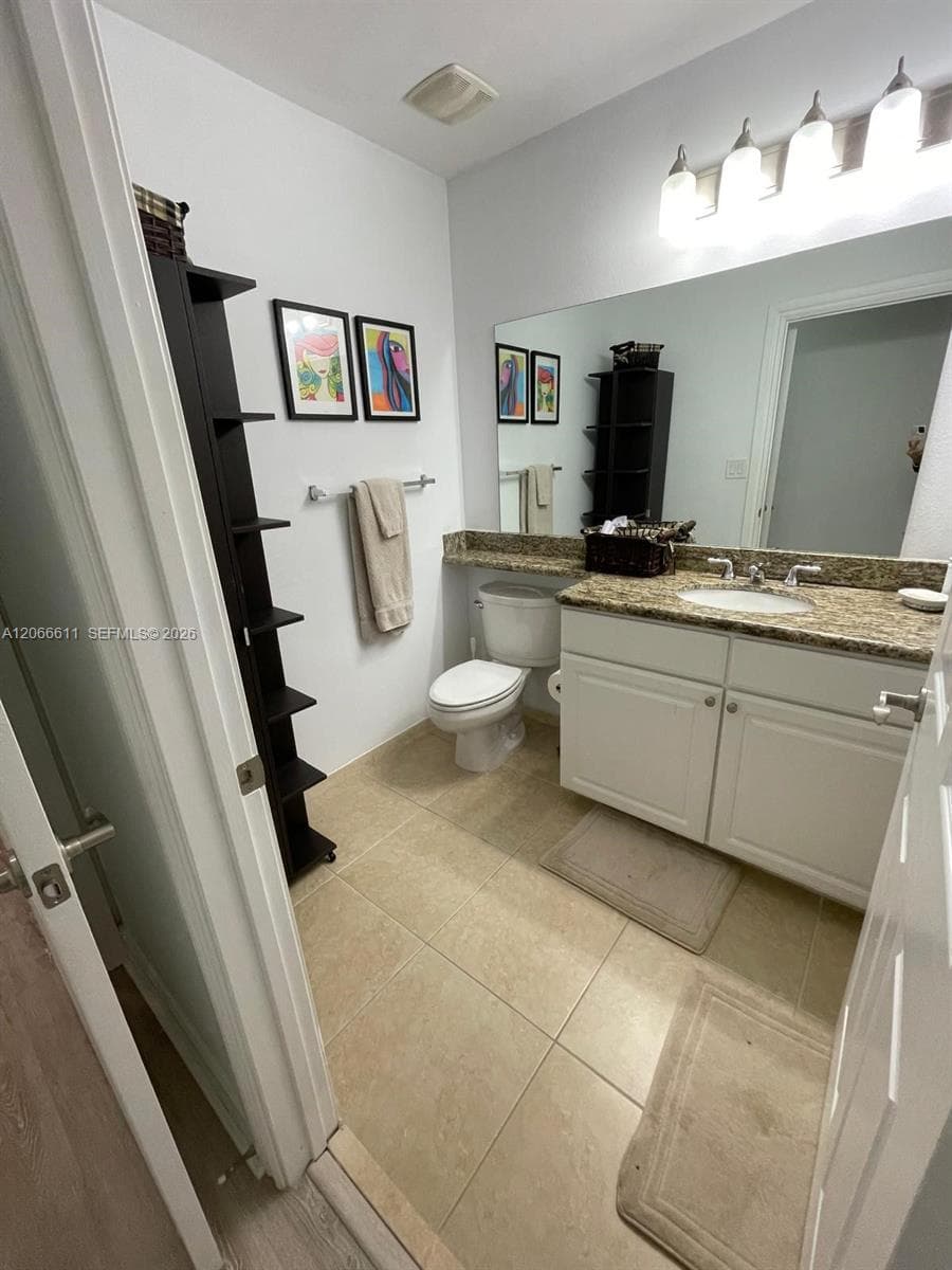 3001 NE 185th St 612 photo 17