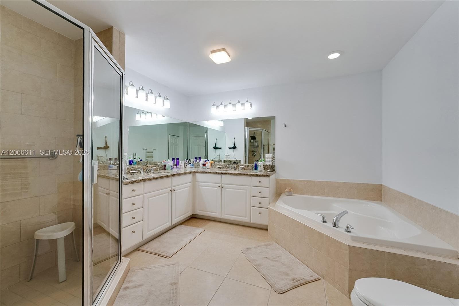 3001 NE 185th St 612 photo 11