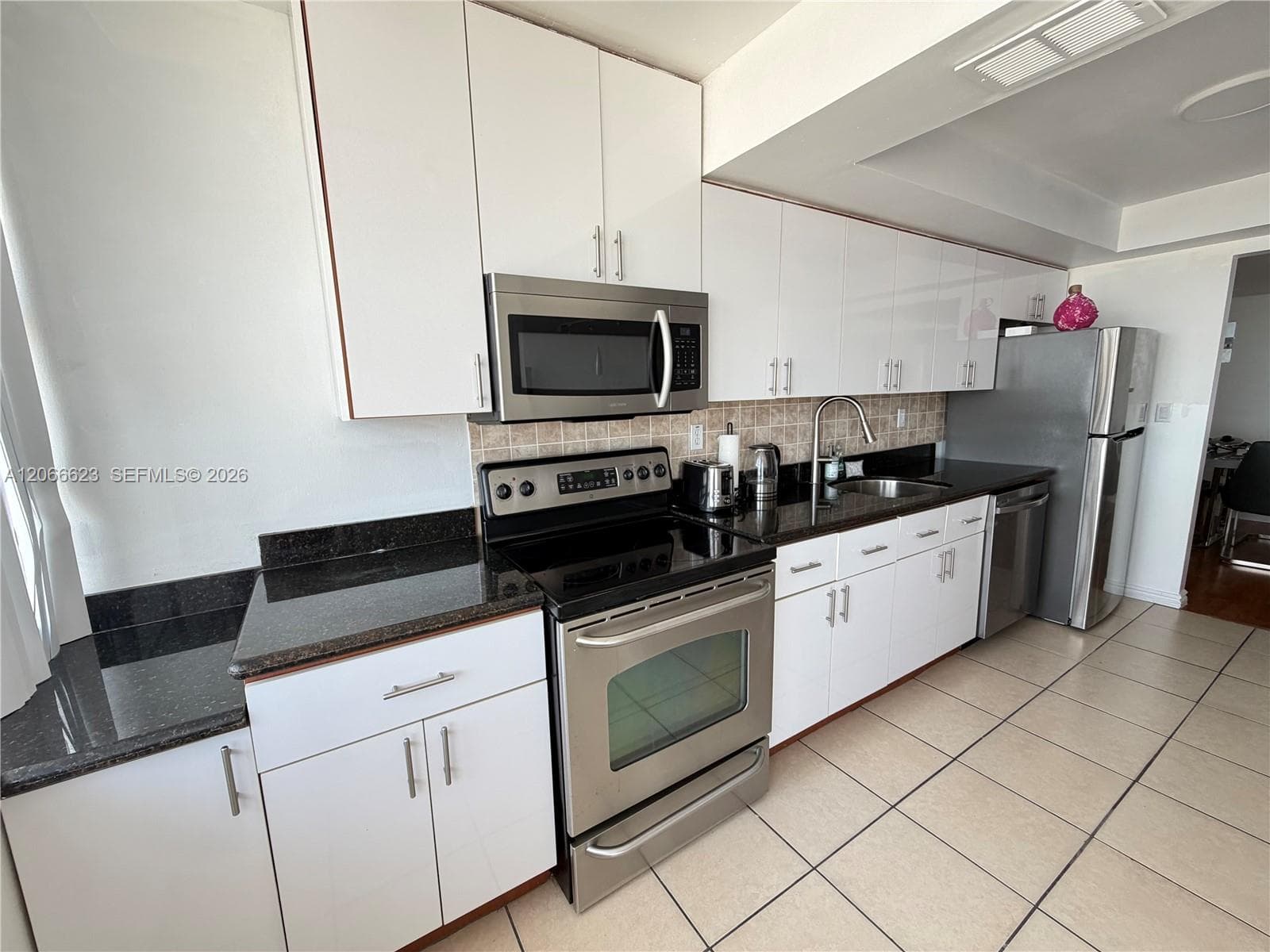 18031 Biscayne Blvd 601 photo 2