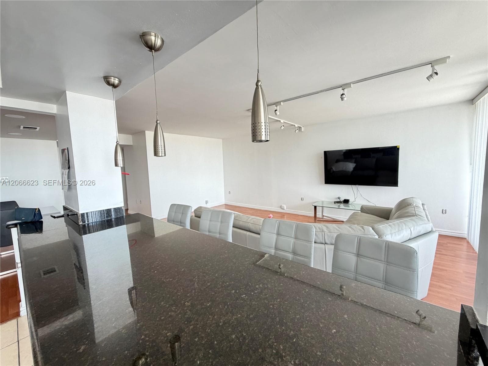 18031 Biscayne Blvd 601 photo 3