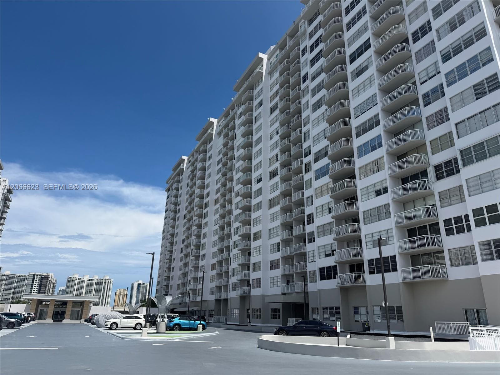 18031 Biscayne Blvd 601 photo 1