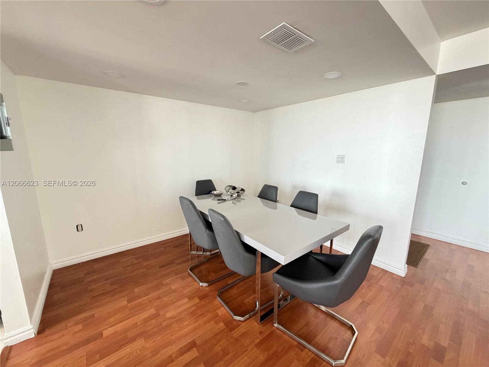 18031 Biscayne Blvd 601 photo 5