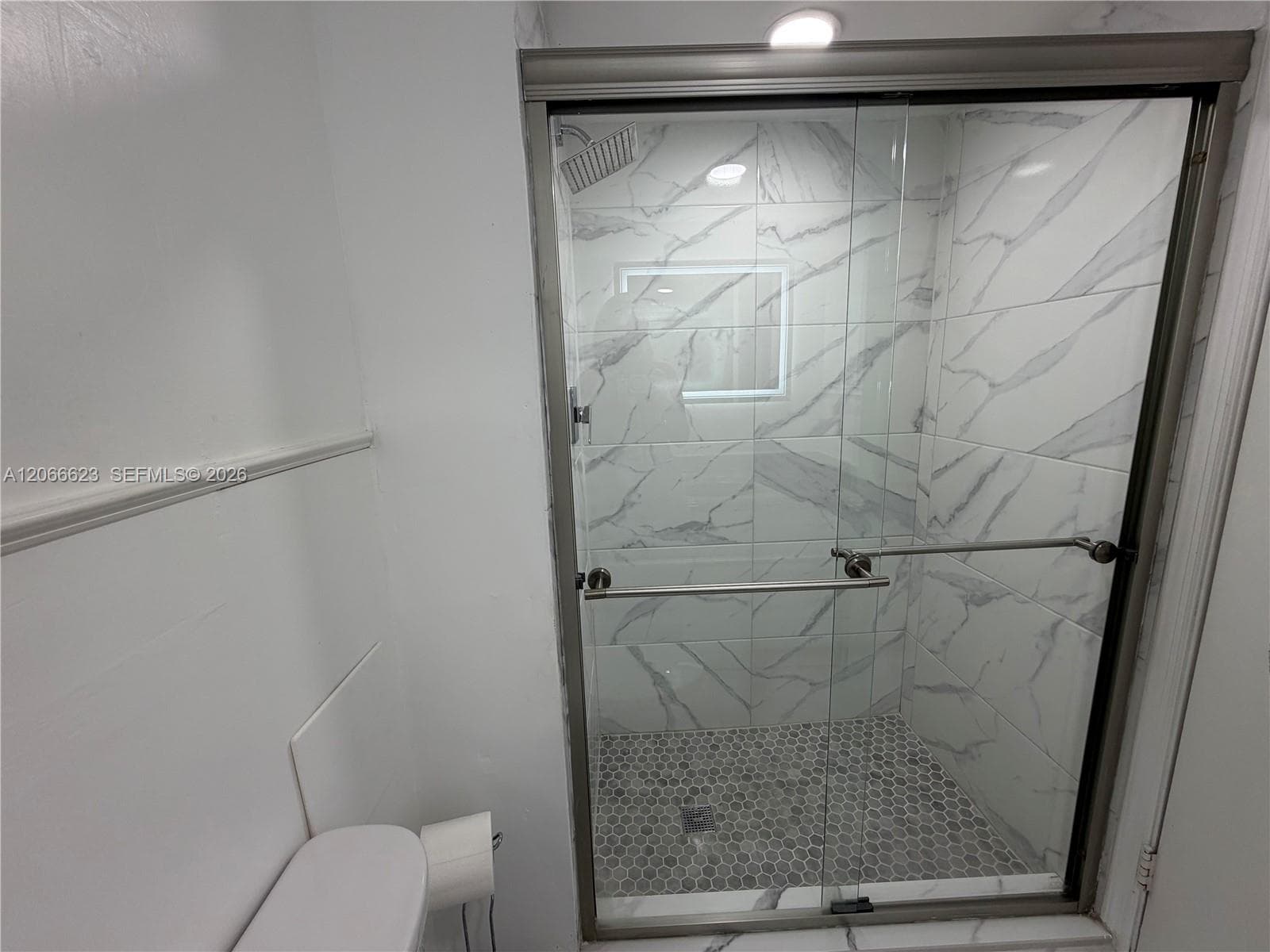 18031 Biscayne Blvd 601 photo 10