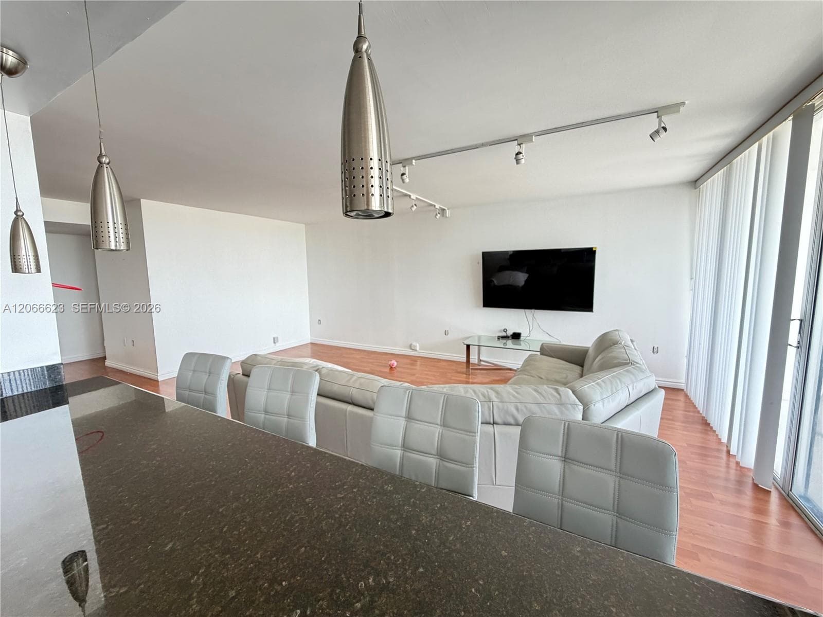 18031 Biscayne Blvd 601 photo 4