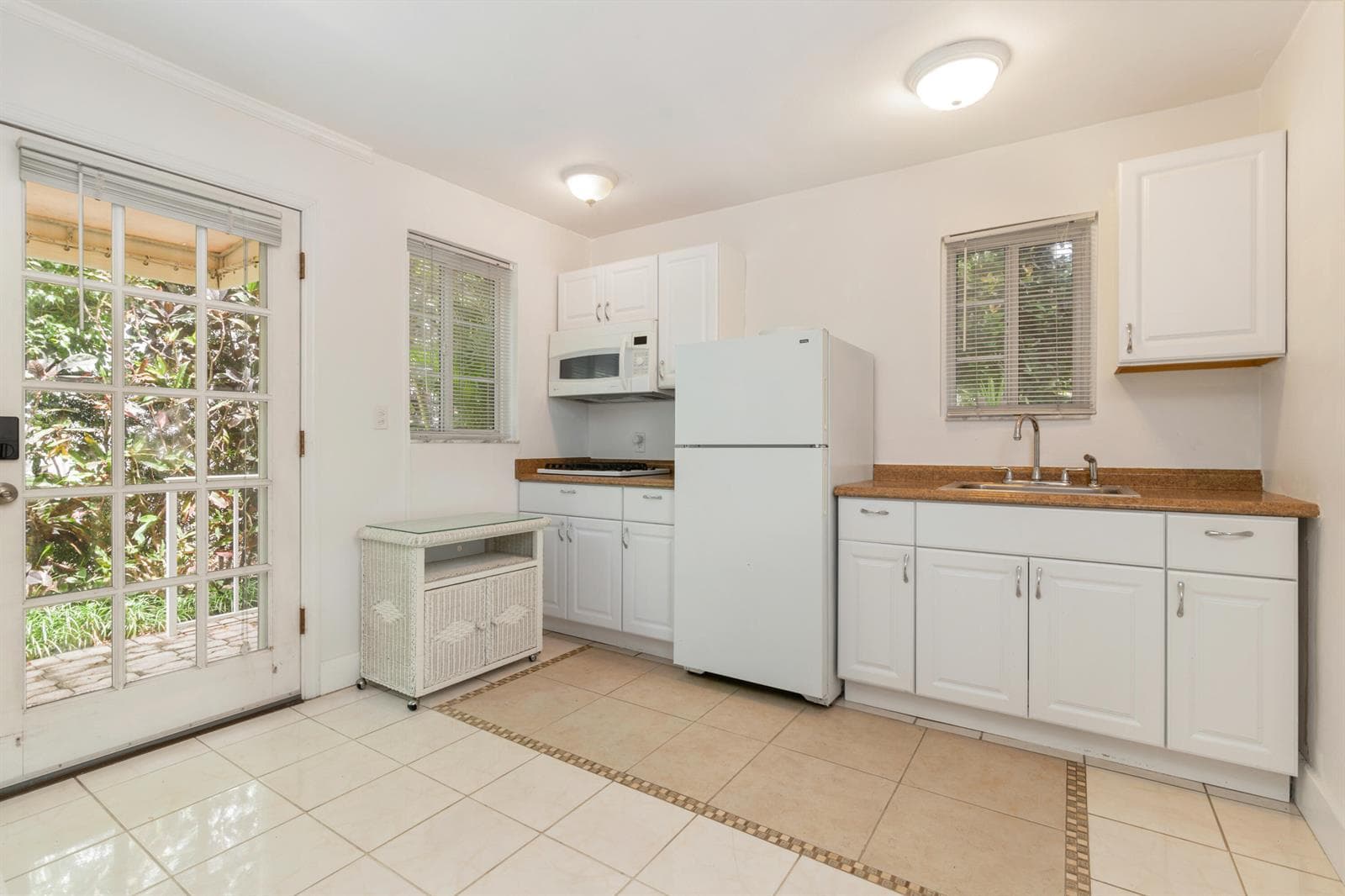 155 Peruvian Avenue Back Cottage photo 4