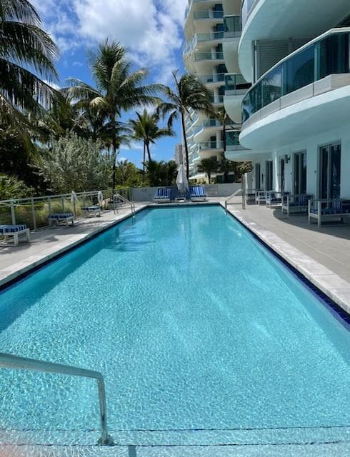 9401 Collins Avenue 402 photo 2