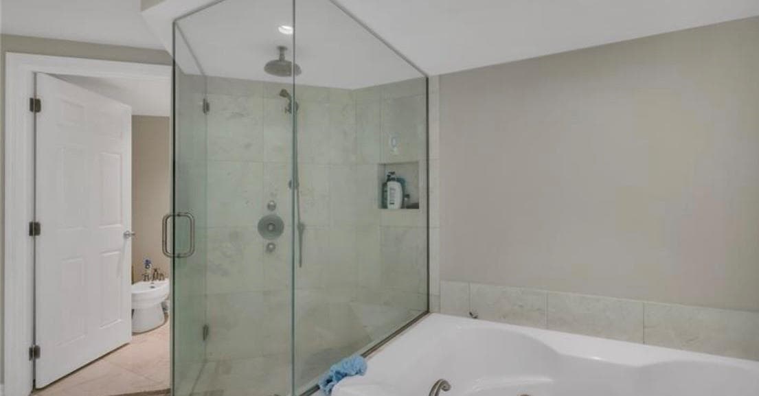 9401 Collins Avenue 402 photo 17
