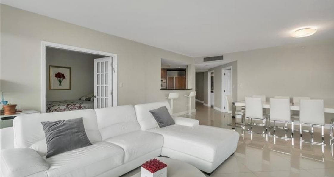 9401 Collins Avenue 402 photo 14