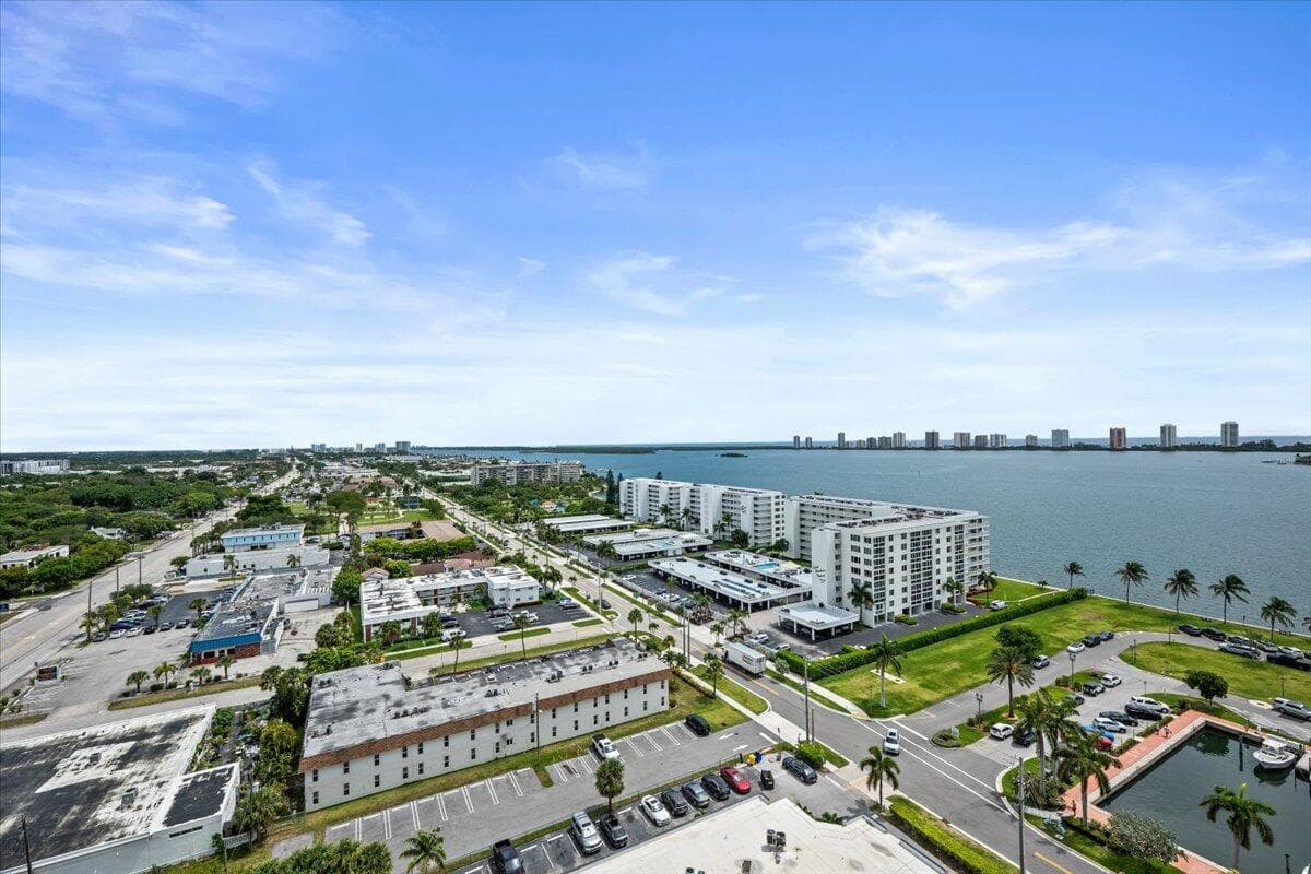220 Lake Shore Drive 1513 photo 23