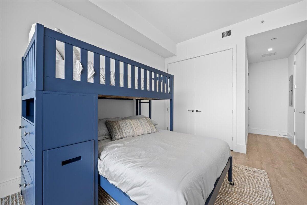 220 Lake Shore Drive 1513 photo 16