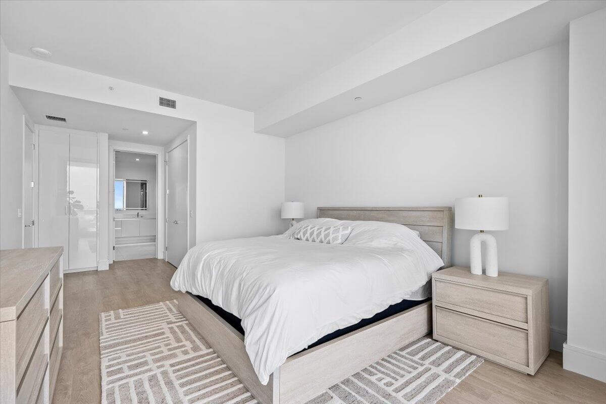 220 Lake Shore Drive 1513 photo 12