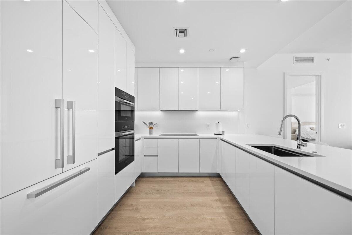 220 Lake Shore Drive 1513 photo 7