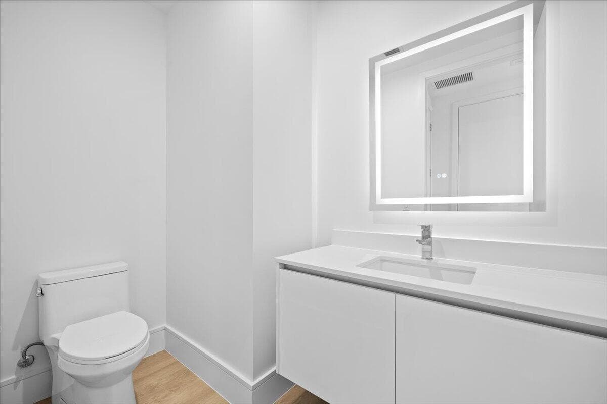 220 Lake Shore Drive 1513 photo 20